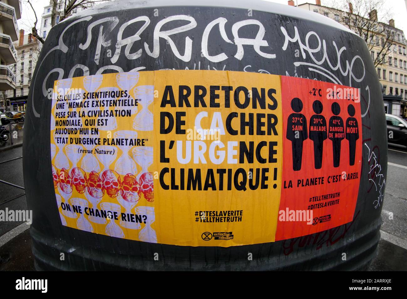 Emergenza climatica, poster di sensibilizzazione di Extinction Rebellion, Lione, Rodano, REGIONE AURA, Francia Foto Stock