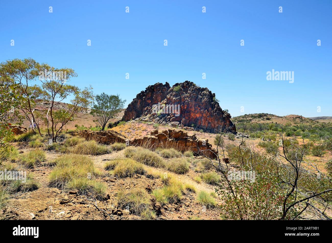 Australia, NT, Corroboree Rock in Oriente McDonnell gamma parco nazionale, sito sacro per la cultura aborigena Foto Stock