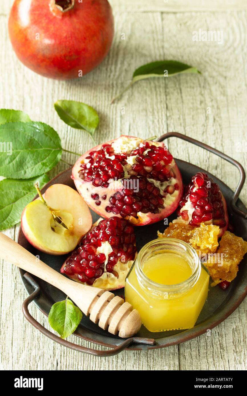 Raccolto Di Sfondo E Ringraziamento. Simboli tradizionali religione di Rosh hashanah (festa di Capodanno ebraica) concetto. Foto Stock