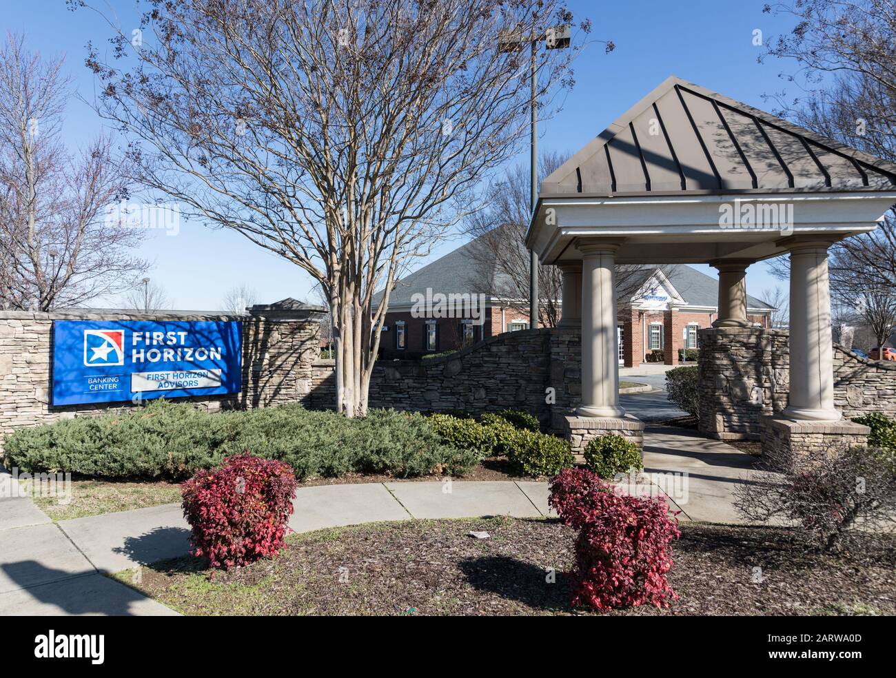 Hickory, NC, USA-26 JAN 2020: Una filiale della First Horizon Bank, ex First Tennessee Bank, con sede a Memphis. Foto Stock