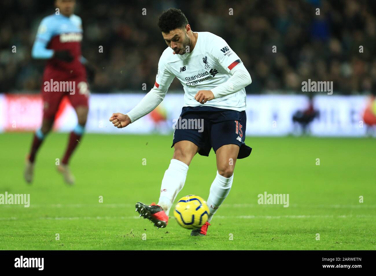Londra, INGHILTERRA - GENNAIO 29TH Alex Oxlade-Chamberlain di Liverpool segna il suo secondo gol durante la partita della Premier League tra West Ham United e Liverpool allo stadio di Londra, Stratford il Mercoledì 29th Gennaio 2020. (Credit: Leila Coker | MI News) La Fotografia può essere utilizzata solo per scopi editoriali di giornali e/o riviste, licenza richiesta per uso commerciale Credit: Mi News & Sport /Alamy Live News Foto Stock