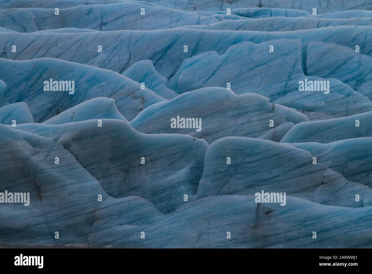 Ghiacciaio sotto la luce del sole in Islanda - immagine grande per sfondi e sfondi Foto Stock