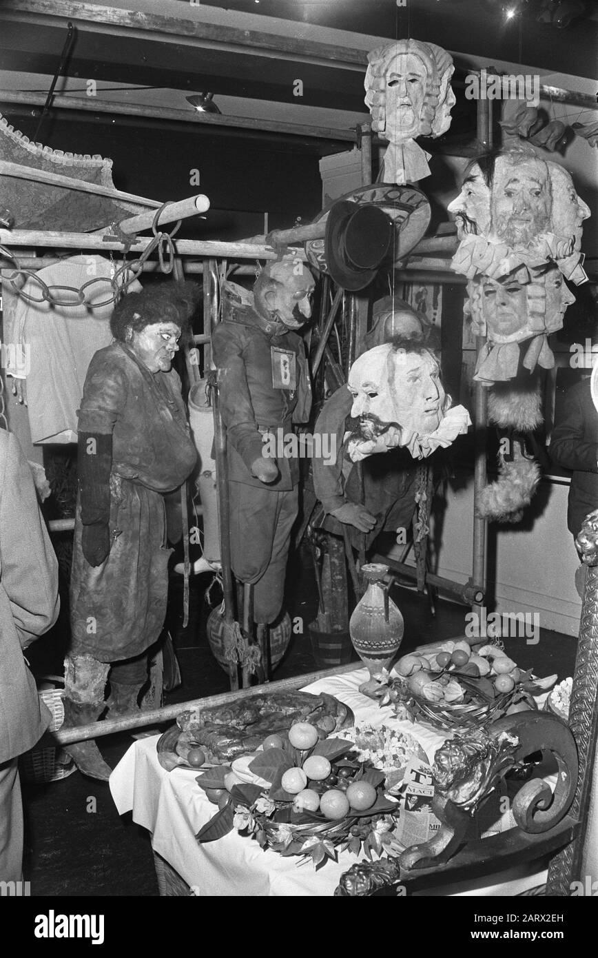 Mostra Visualizzazione gioco in teatro museo, bambole rappresentanti attori Data: 31 maggio 1967 Parole Chiave: Bambole, musei, mostre Foto Stock