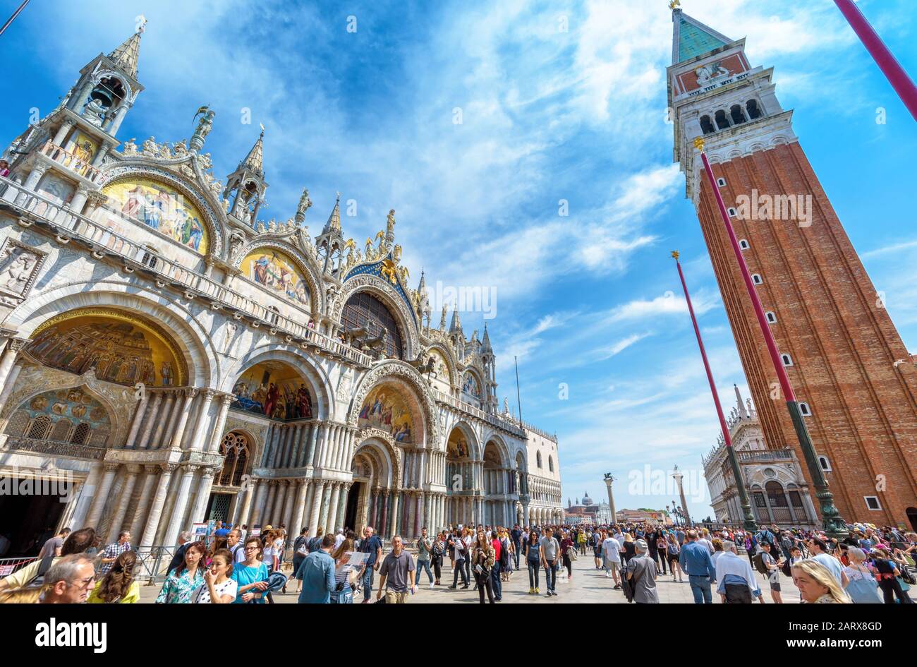 Venezia, Italia - 19 Maggio 2017: Piazza San Marco O Piazza San Marco`S A Venezia. Questo posto è una delle principali attrazioni turistiche di Venezia. La gente visita il famou Foto Stock