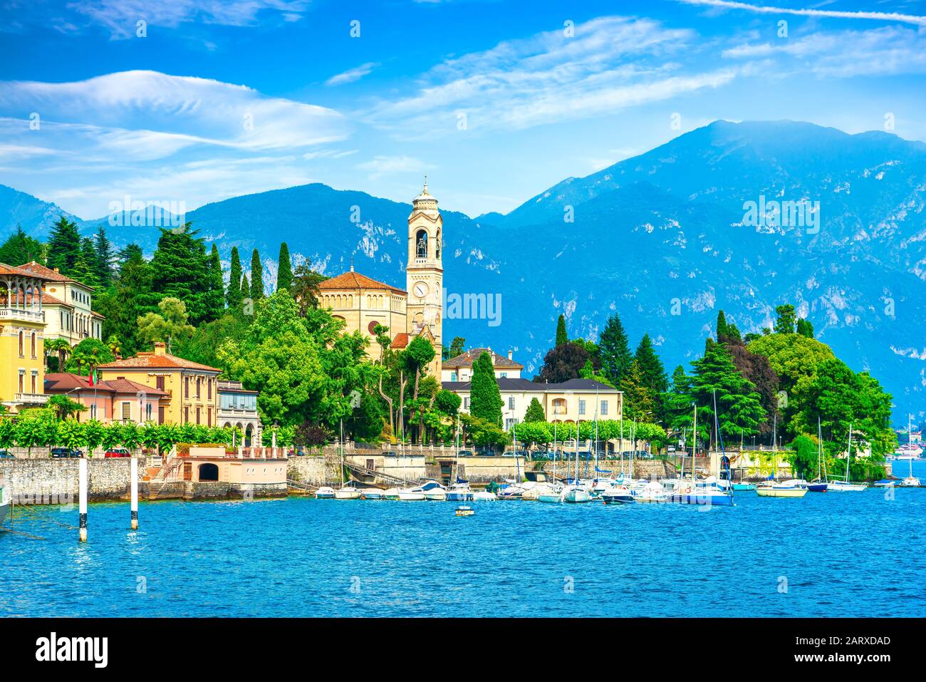 Tremezzo Tremezzina nel lago di Como. Tradizionale vista del villaggio lacustre italiano. Italia, Europa. Foto Stock