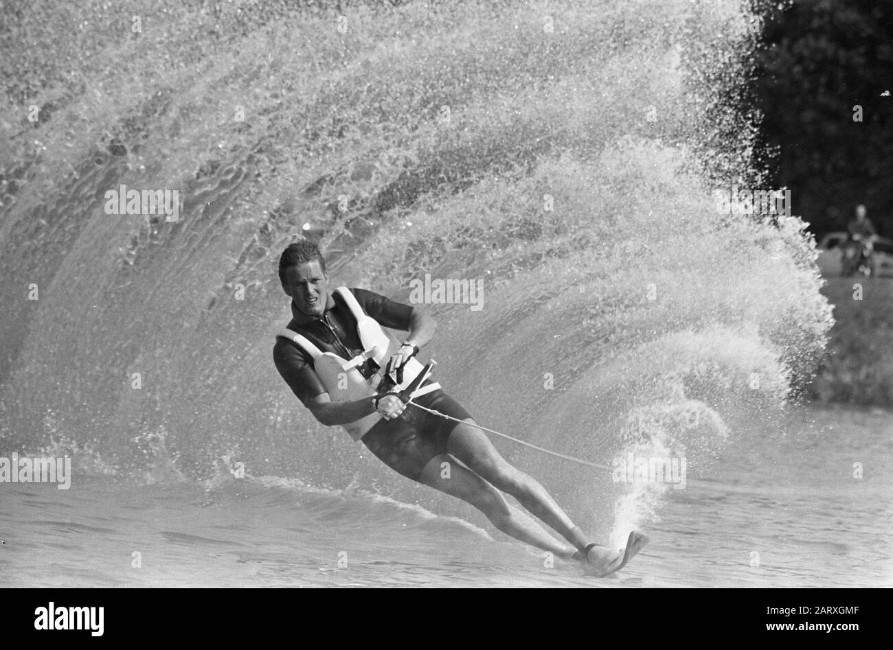 Formazione Campionati Europei Di Sci D'Acqua. Il Bernd Raucherwald austriaco in azione Data: 8 agosto 1967 Parole Chiave: CHAMPONIES, Waterskien Foto Stock