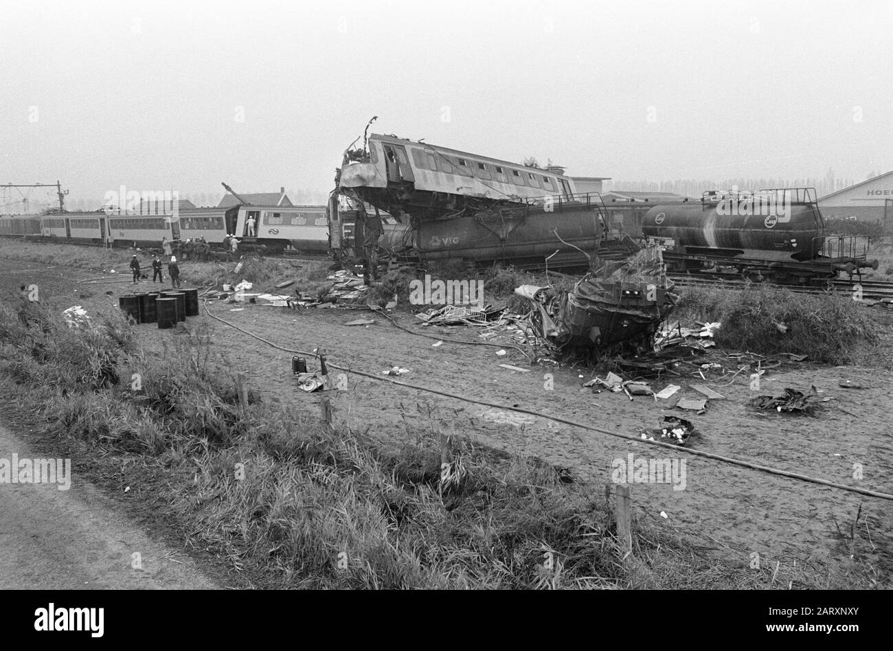 Treno disastro a Goes; primo carro del treno di arresto sul treno merci. Panoramica Data: 27 Ottobre 1976 Località: Goes Parole Chiave: Disastri, Treni Foto Stock