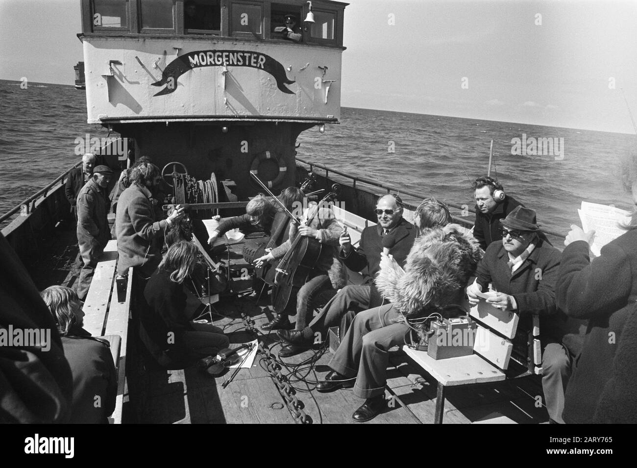 VPro radio trasmette musica classica dalla nave sul Mare del Nord per supportare l'azione per il canale classico Data: 9 aprile 1973 Parole Chiave: Musica, navi Nome istituto: VPro Foto Stock