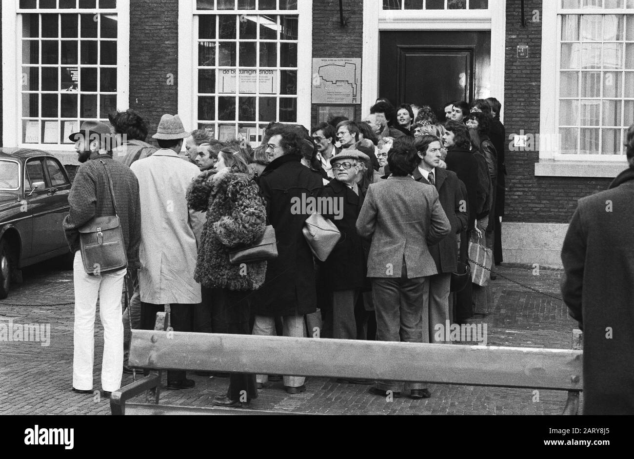 Seconda Sezione, dibattito sul caso Aantjes; affollato all'ingresso galleria pubblica Data: 16 novembre 1978 Parole Chiave: Nome dell'istituzione politica: Seconda Sezione Foto Stock