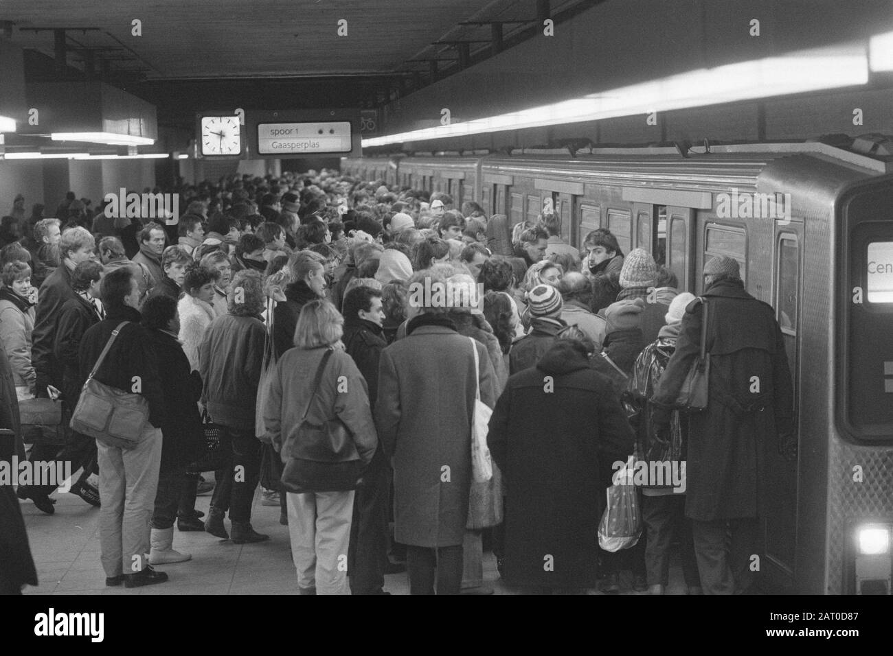 Occupato da metro a causa di freddo estremo Data: 15 gennaio 1987 Parole Chiave: Metros Foto Stock