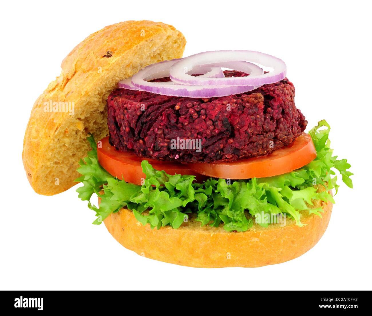 Hamburger vegano con insalata in un rotolo di pane croccante isolato su sfondo bianco Foto Stock