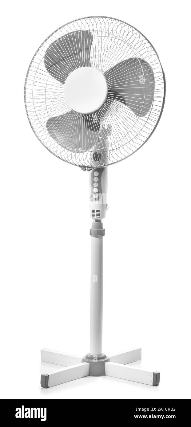 Moderno ventilatore elettrico su sfondo bianco Foto Stock