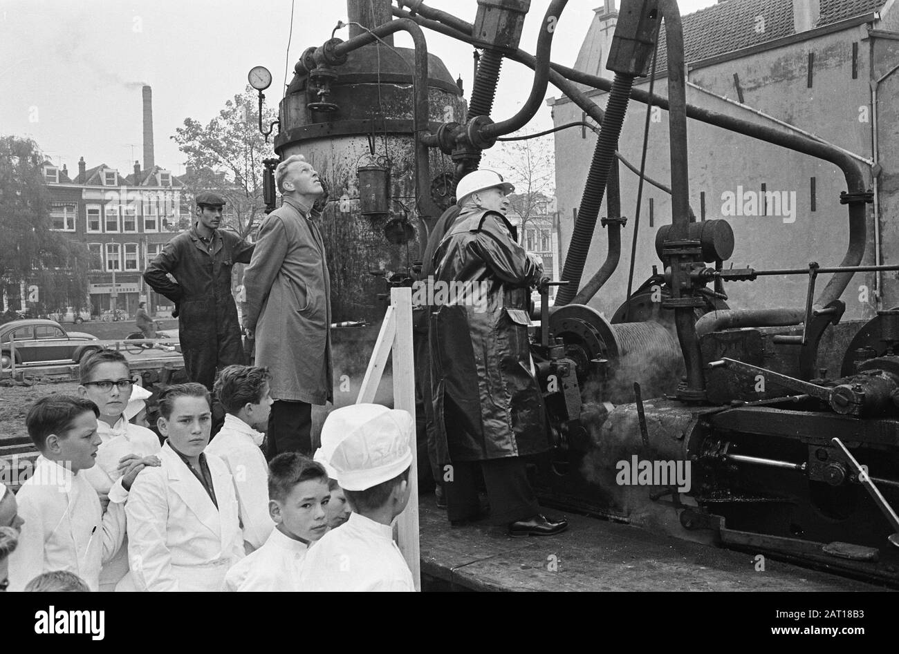 Prima pila battuta per RK Horeca e Pasticceria Bakkersvakschool a Rotterdam Data: 8 ottobre 1963 Località: Rotterdam, Zuid-Holland Foto Stock