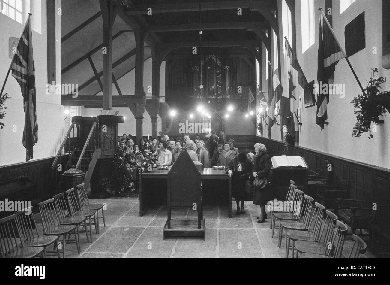 Chiesa inglese a Begijnenhof ad Amsterdam mantiene aperto il giorno a causa di restauro completato; interno Data: 25 ottobre 1975 Località: Amsterdam, Noord-Holland Parole Chiave: Interno, chiese Nome personale: Begijnenhof Foto Stock