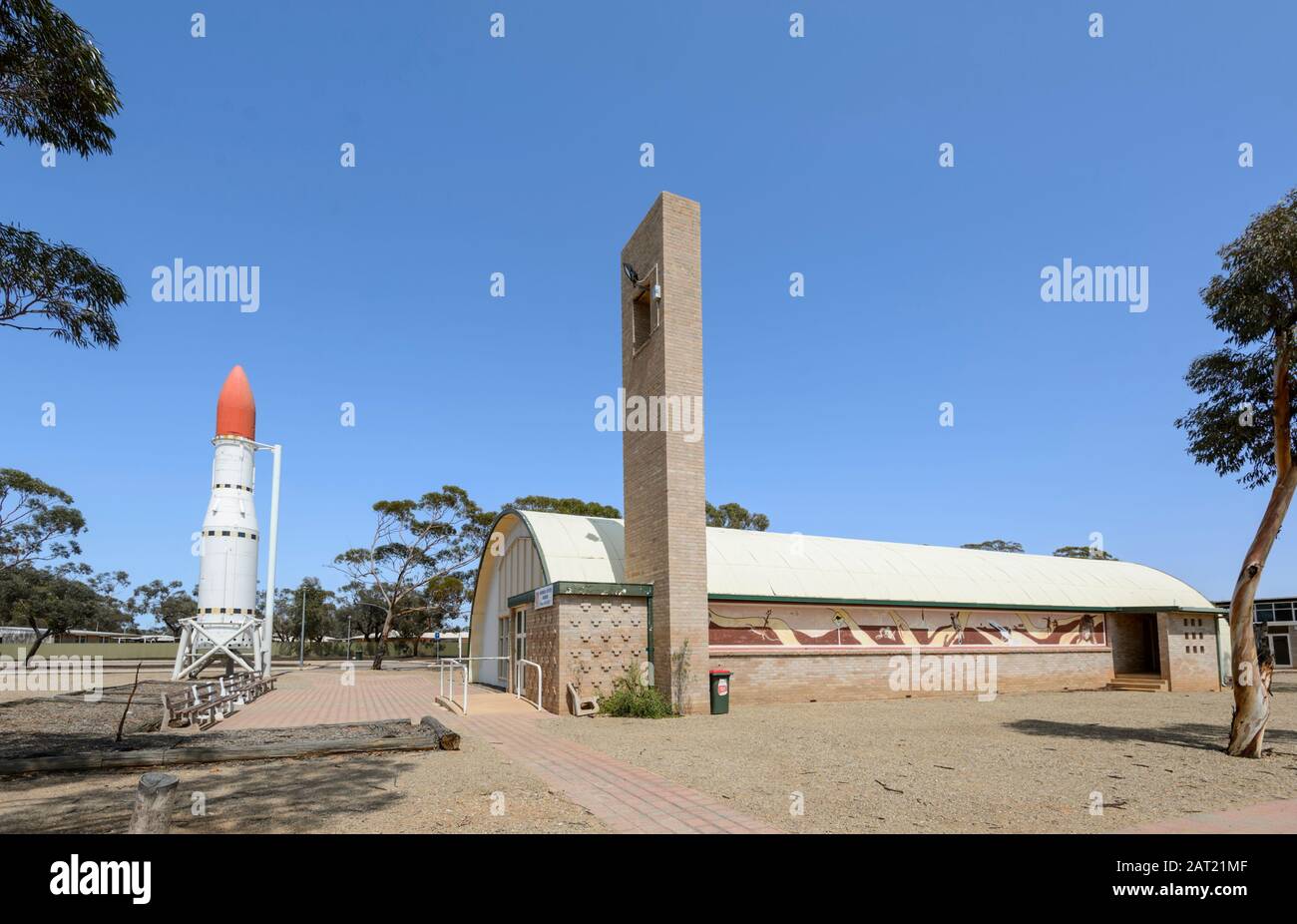 Woomera History Museum con una mostra di missile della freccia Nera, South Australia, SA, Australia Foto Stock