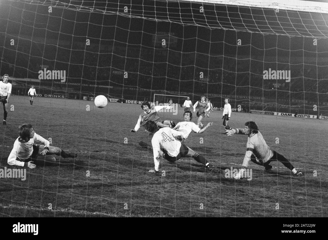FC Amsterdam contro Feyenoord 0-0, Kreuz (l) ha segnato il terzo gol, destra Jongbloed Data: 29 marzo 1975 Parole Chiave: Sport, calcio Nome istituzione: FC Amsterdam, Feyenoord Foto Stock