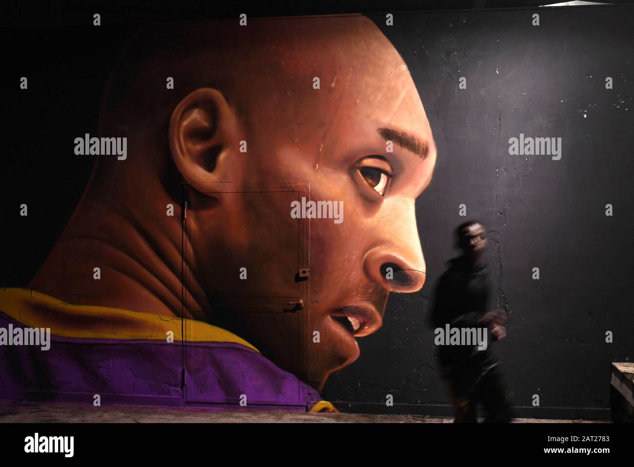 Napoli, Italia. 29th gennaio 2020. Un murale dell'ex stella NBA Kobe Bryant, dipinto dopo la morte, sulle pareti della metropolitana Napoli 29/01/2020, Napoli, Italia Credit: Independent Photo Agency Srl/Alamy Live News Foto Stock