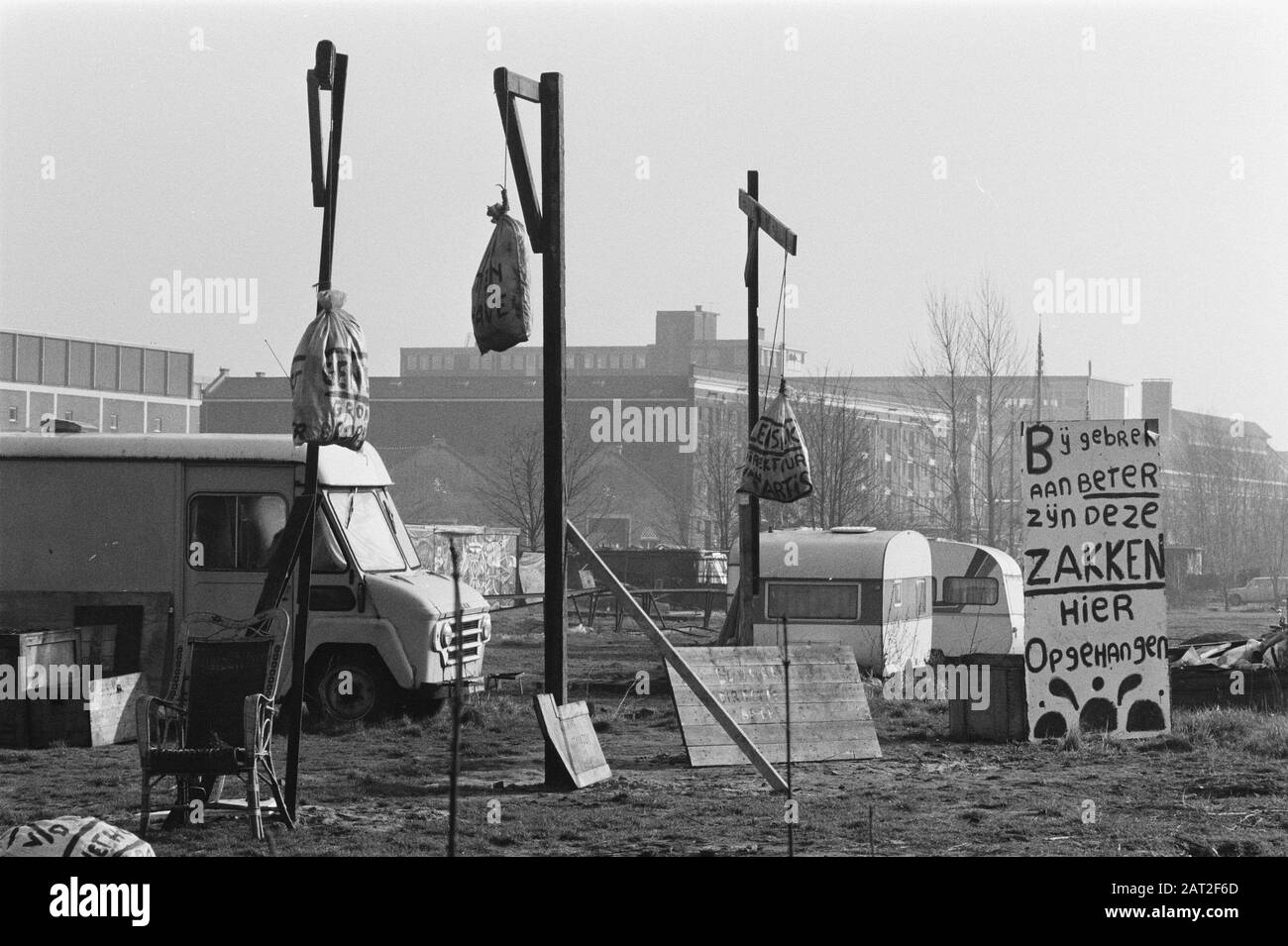 Galgenveld a Artis come protesta contro l'evacuazione del villaggio rifugio Data: 8 febbraio 1989 Località: Amsterdam, Noord-Holland Parole Chiave: Gallows, sfratti, proteste Foto Stock