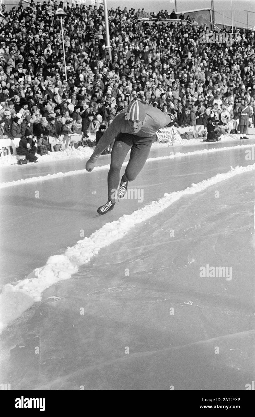 Campionati Mondiali Di Pattinaggio A Oslo (Norvegia). ARD Schenk a sua volta contro Magne Thomassen 1500m, numero 8 Schenk in azione Data: 15 Febbraio 1970 Località: Norvegia, Oslo Parole Chiave: Pattinaggio, nome Della Persona sportiva: Schenk, Ard, Thomassen, Magne Foto Stock