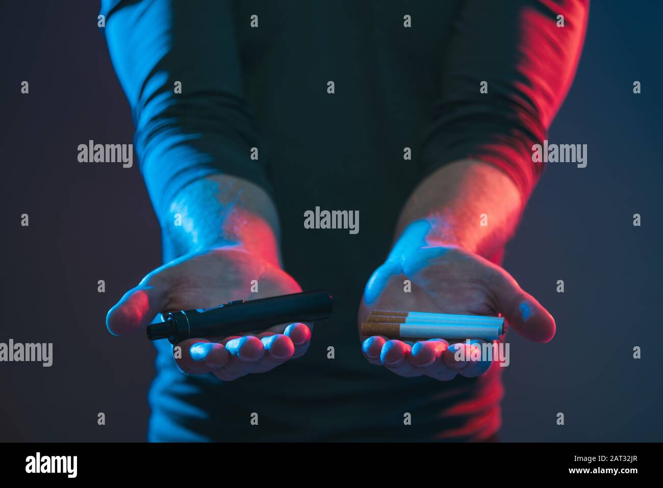 E-liquido aromatizzato al vapore di una sigaretta elettronica Foto Stock