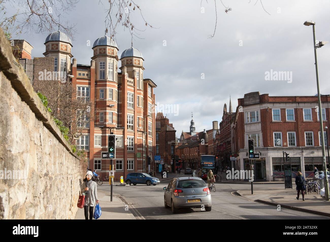 Una vista di Oxford Center da Hythe Bridge Street, Regno Unito Foto Stock