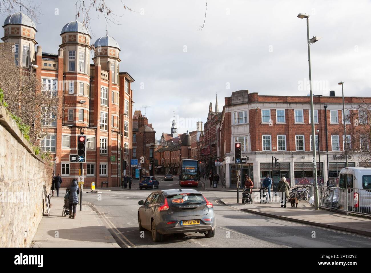 Una vista di Oxford Center da Hythe Bridge Street, Regno Unito Foto Stock
