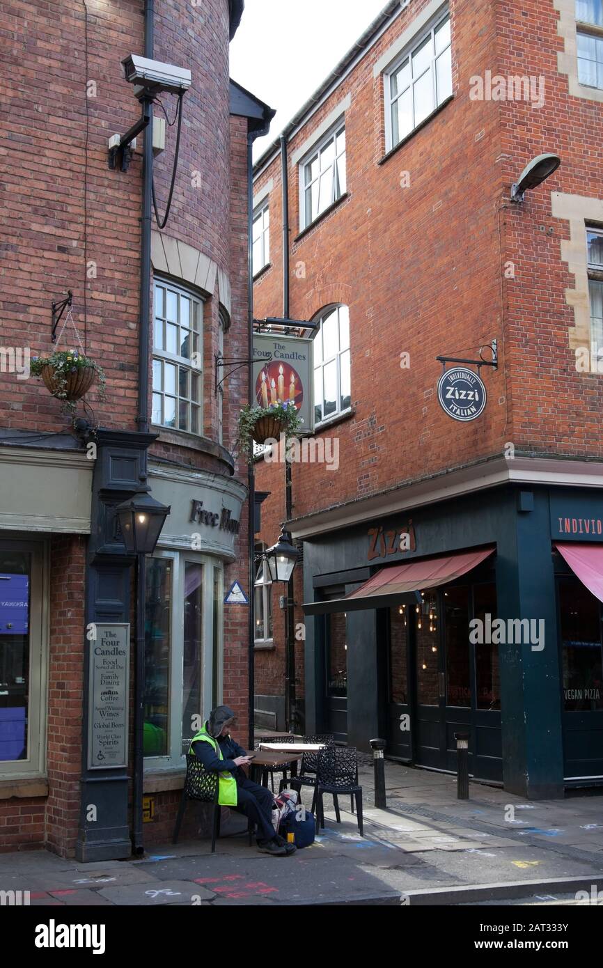 Una strada laterale vicino a George Street a Oxford, Regno Unito Foto Stock