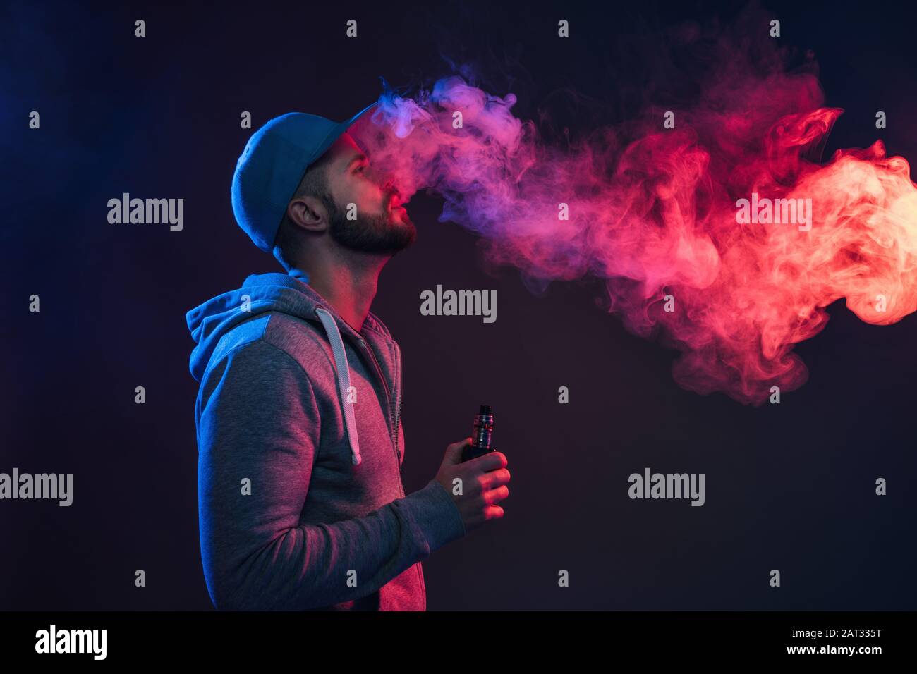 E-liquido aromatizzato al vapore di una sigaretta elettronica Foto Stock