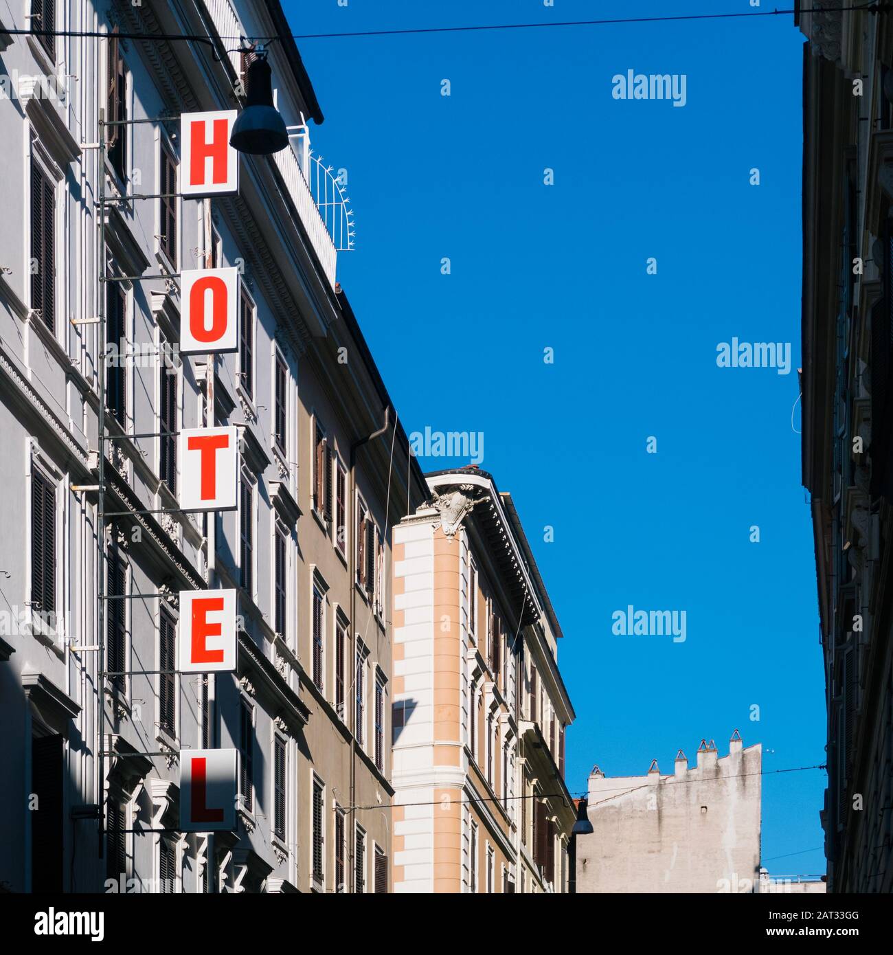 Roma, Italia - 30 dicembre 2019: Hotel Sign in Rome, Italy. Foto Stock