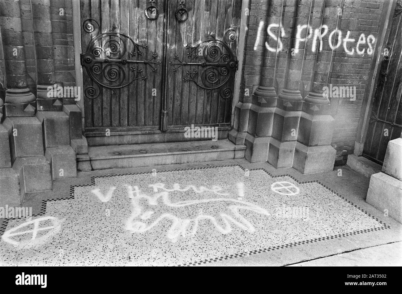 Chiesa Sacra Del Cuore Amsterdam ha letto in occasione della cerimonia di G. K. van het Reve. Donkey Church on the wall Data: 27 ottobre 1969 Parole Chiave: Chiese Nome personale: G. K. Van de Reve, Heilig Hart Church Amsterdam Foto Stock