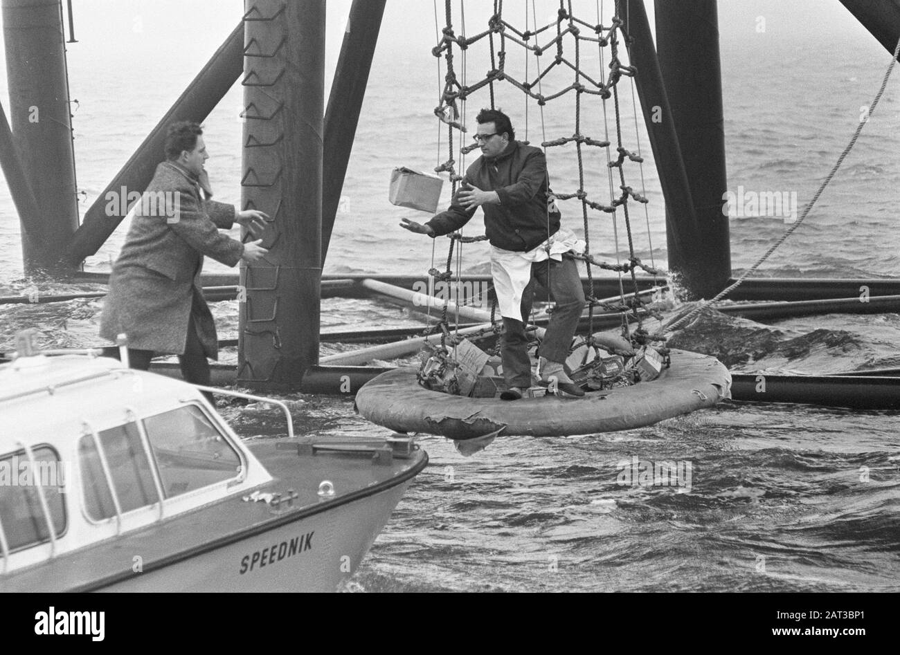 L'isola REM, la barca lungo l'isola Data: 16 dicembre 1964 Nome dell'istituzione: Isola REM Foto Stock