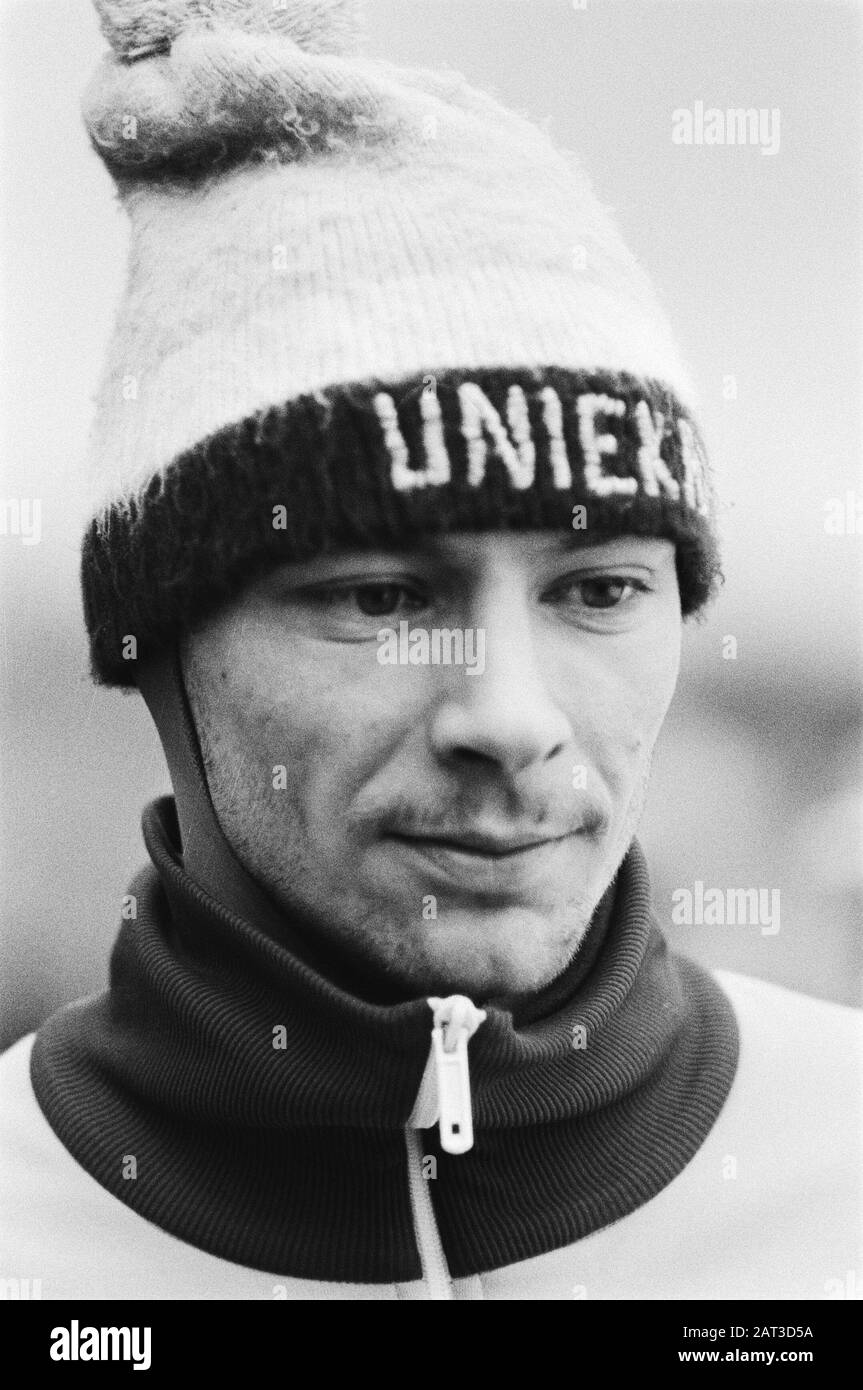 Campionati olandesi di pattinaggio all-round maschile all'Aia. Campione Hilbert van der Thumb.; Foto Stock