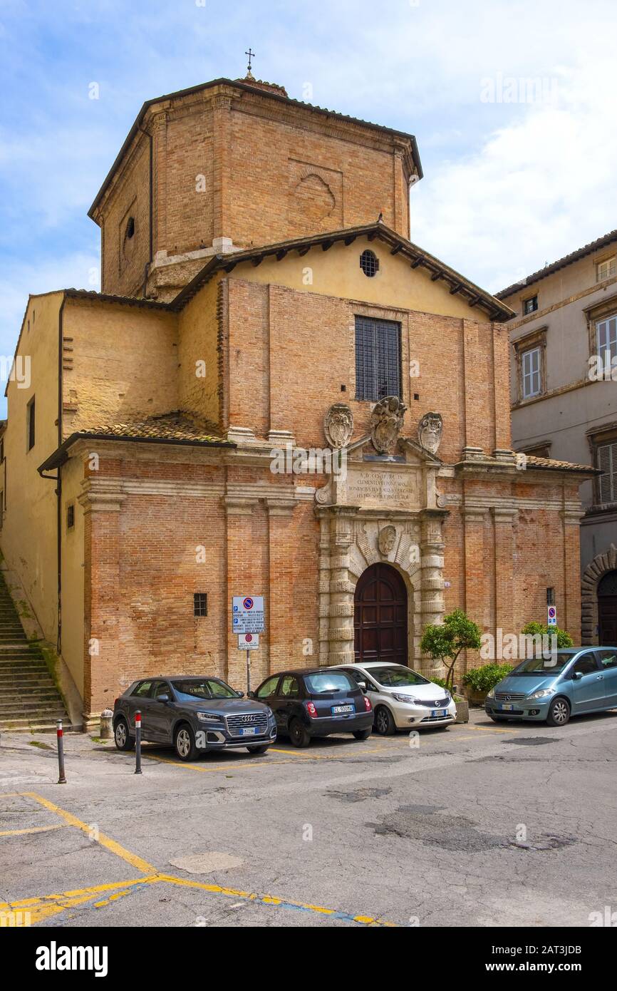 Perugia, Umbria / Italia - 2018/05/28: Chiesa della Compagnia Di Buona Morte del XVI secolo - Chiesa della Compagnia della Buona morte in Piazza Piccinino nel quartiere storico di Perugia Foto Stock