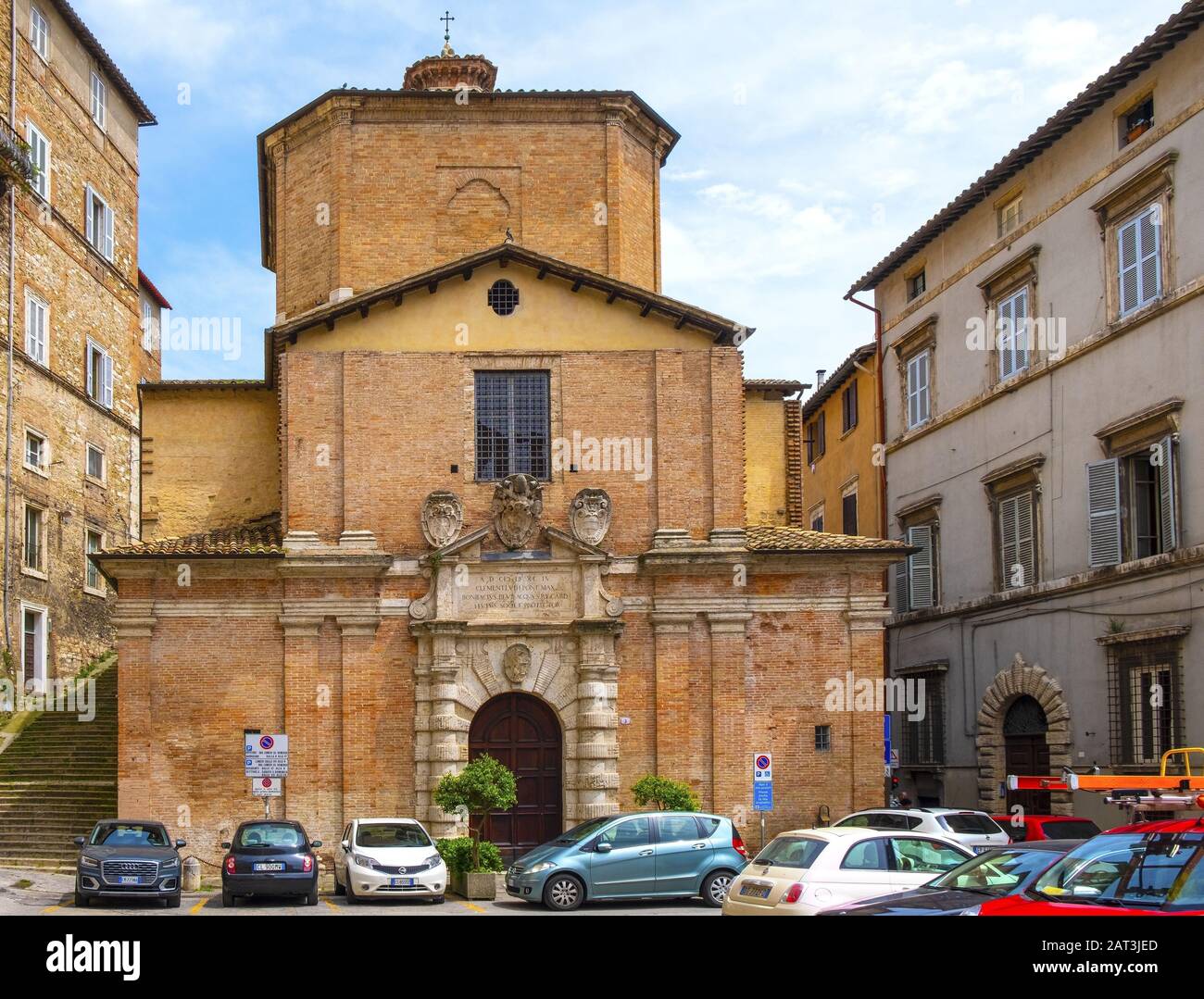 Perugia, Umbria / Italia - 2018/05/28: Chiesa della Compagnia Di Buona Morte del XVI secolo - Chiesa della Compagnia della Buona morte in Piazza Piccinino nel quartiere storico di Perugia Foto Stock
