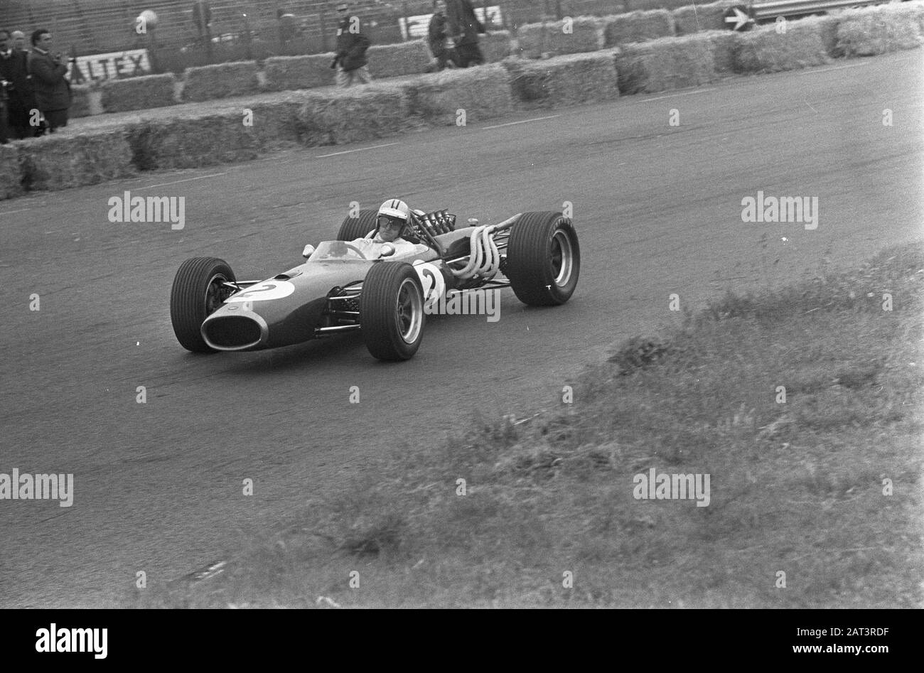 Formazione Grand Prix A Zandvoort, Denis Hulme Con Repco Brabham.; Foto Stock