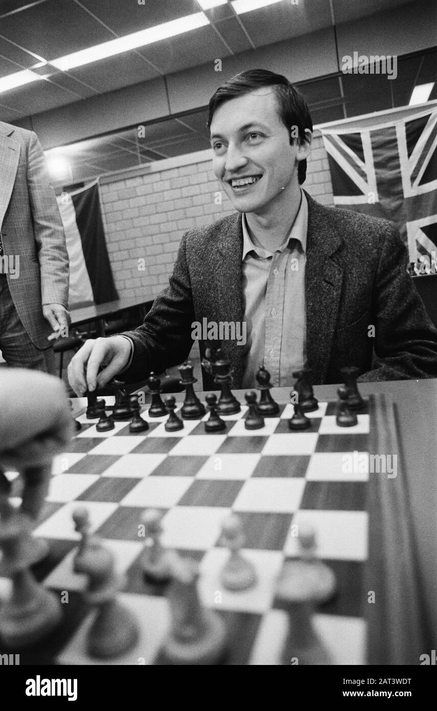Torneo di scacchi IBM ad Amsterdam; Karpov in azione Data: 23 maggio 1981 Località: Amsterdam, Noord-Holland Parole Chiave: Chess Nome del personale: Karpov, Anatoli Nome dell'istituto: Torneo di scacchi IBM Foto Stock