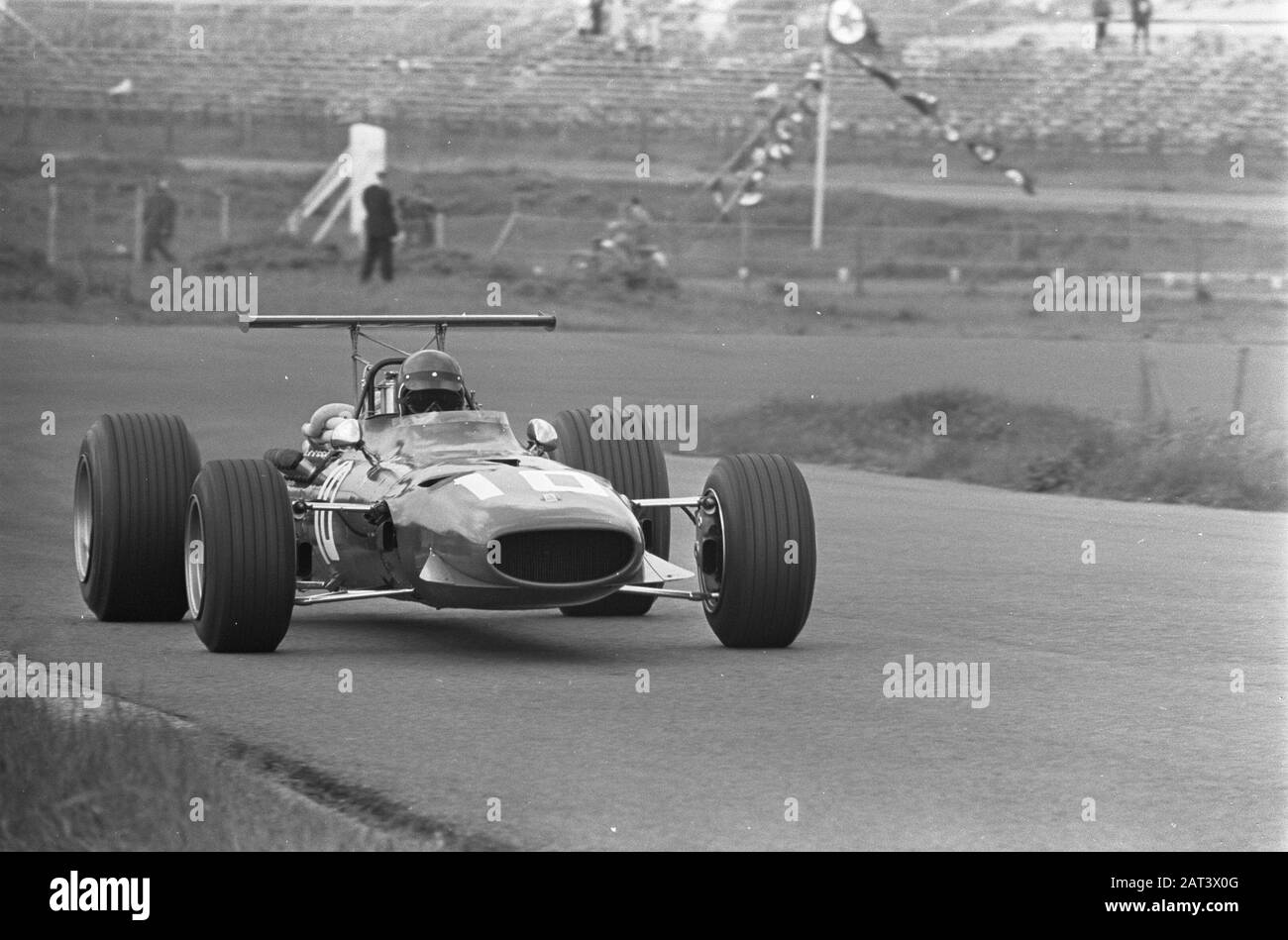 Gran Premio 68 Zandvoort. Numeri 16.18 Bruce Mc Pari, Numero 17 Jackie Ickx, Numero 19 John Surters.; Foto Stock
