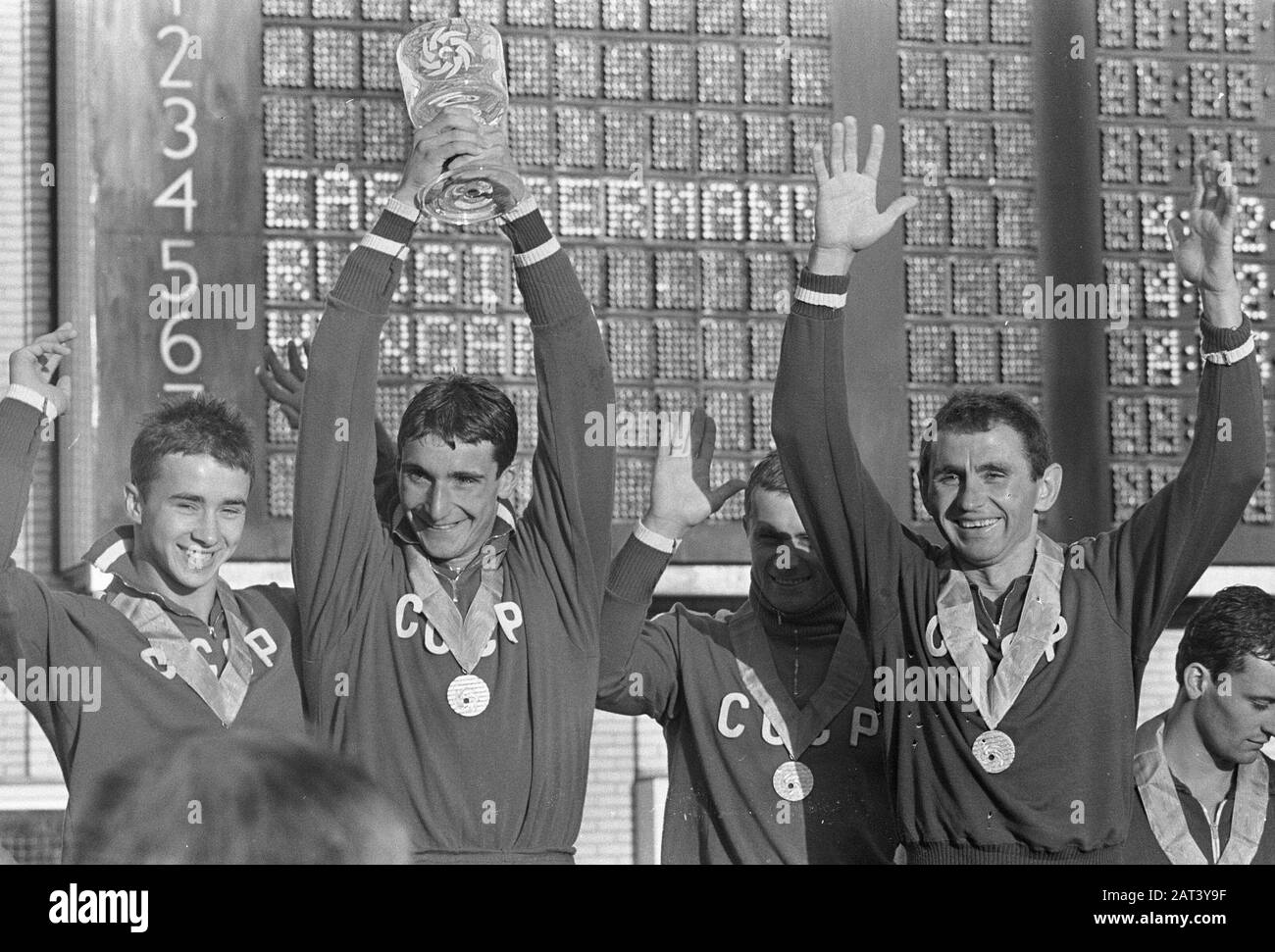 Sinistra-destra: Ilyichov, Mazanov, Kuzmin, Prokopenko, campioni europei nel medley 4 x 100 m; Foto Stock