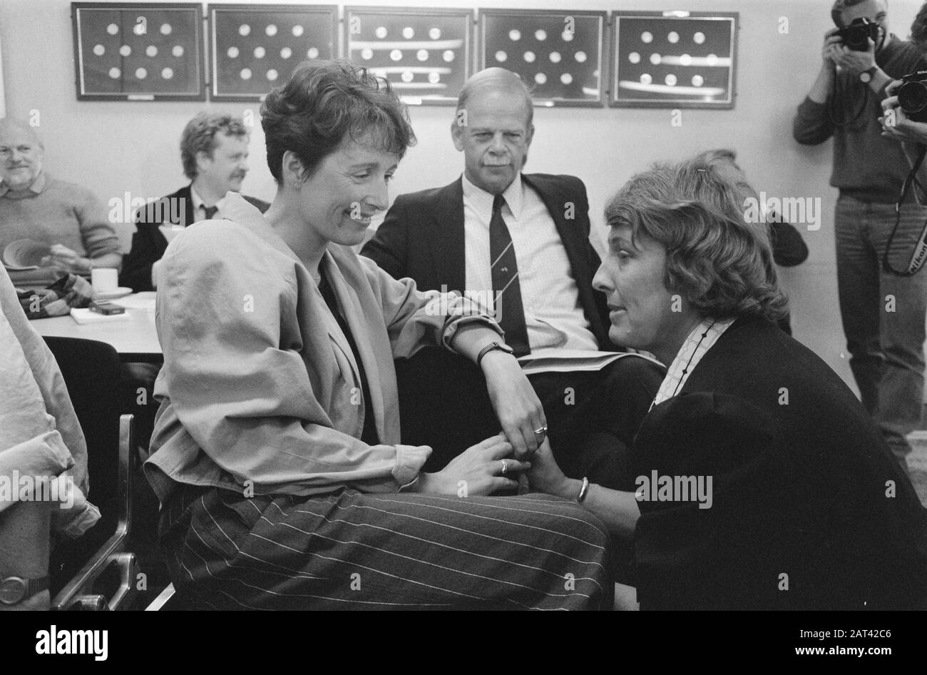 Presentazione del concetto di programma di elezione di Green Links a l'Aia Ina Brouwer, Bas de Gaay Fortman e Ria Beckers Data: 30 maggio 1989 Località: L'Aia, Zuid-Holland Parole Chiave: Concetti, presentazioni, elezioni Nome personale: Beckers, Ria, Brouwer, Ina, De Gaay Fortman, Bas Foto Stock