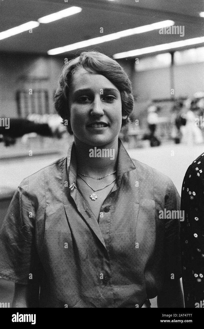 Turnsters Ingrid (sinistra) en Monique Bolleboom Ingrid Bolleboom Annotation: Marginals negative strip: Nr. 7, 8: Braccio di supporto Ingrid, nr. 9, 10: Monique Bolleboom Data: 27 maggio 1979 Parole Chiave: Ritratti, sport, ginnastica Nome personale: Bolleboom, Monique Foto Stock