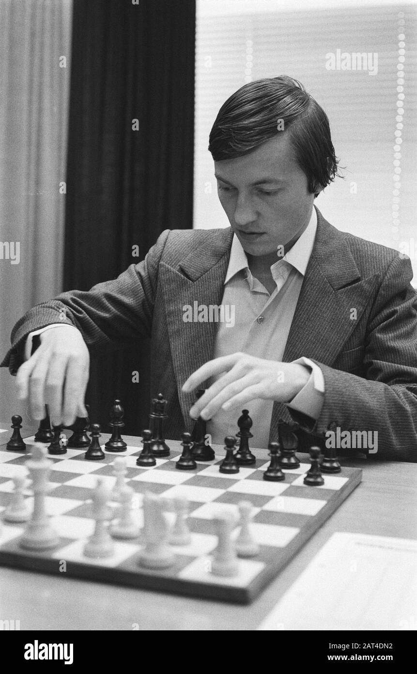 Torneo di scacchi Interpolis a Tilburg, Karpov in azione Data: 23 settembre 1980 luogo: Noord-Brabant, Tilburg Parole Chiave: Ritratti, scacchi Nome personale: Karpov, Anatoli Foto Stock