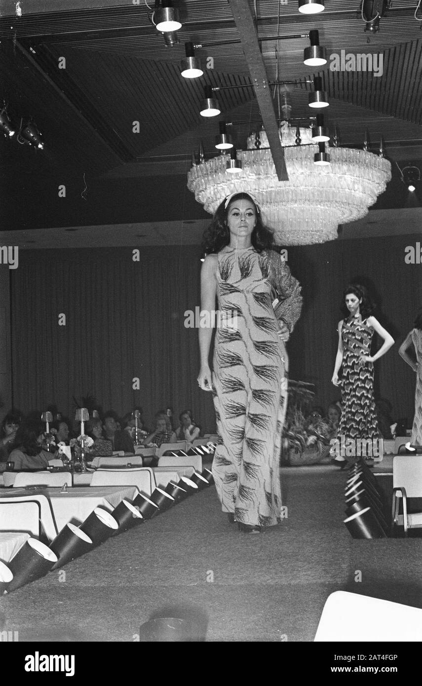 Italian fashion show in Amsterdam Hilton Data: 19 Giugno 1968 Località: Amsterdam, Noord-Holland Parole Chiave: Fashion Show Nome personale: Hilton Foto Stock