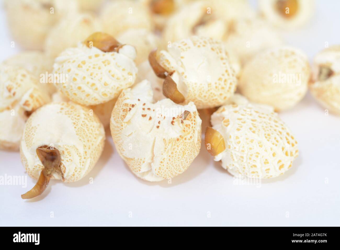 Un gruppo di popcorn originali sul tavolo Foto Stock