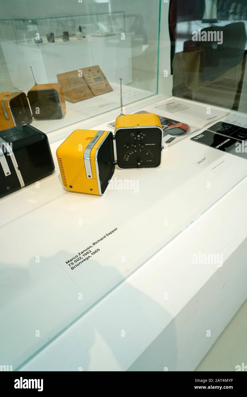 Marco Zanuso e Richard Sapper, TS 502 radio Brionvega, 1965, la