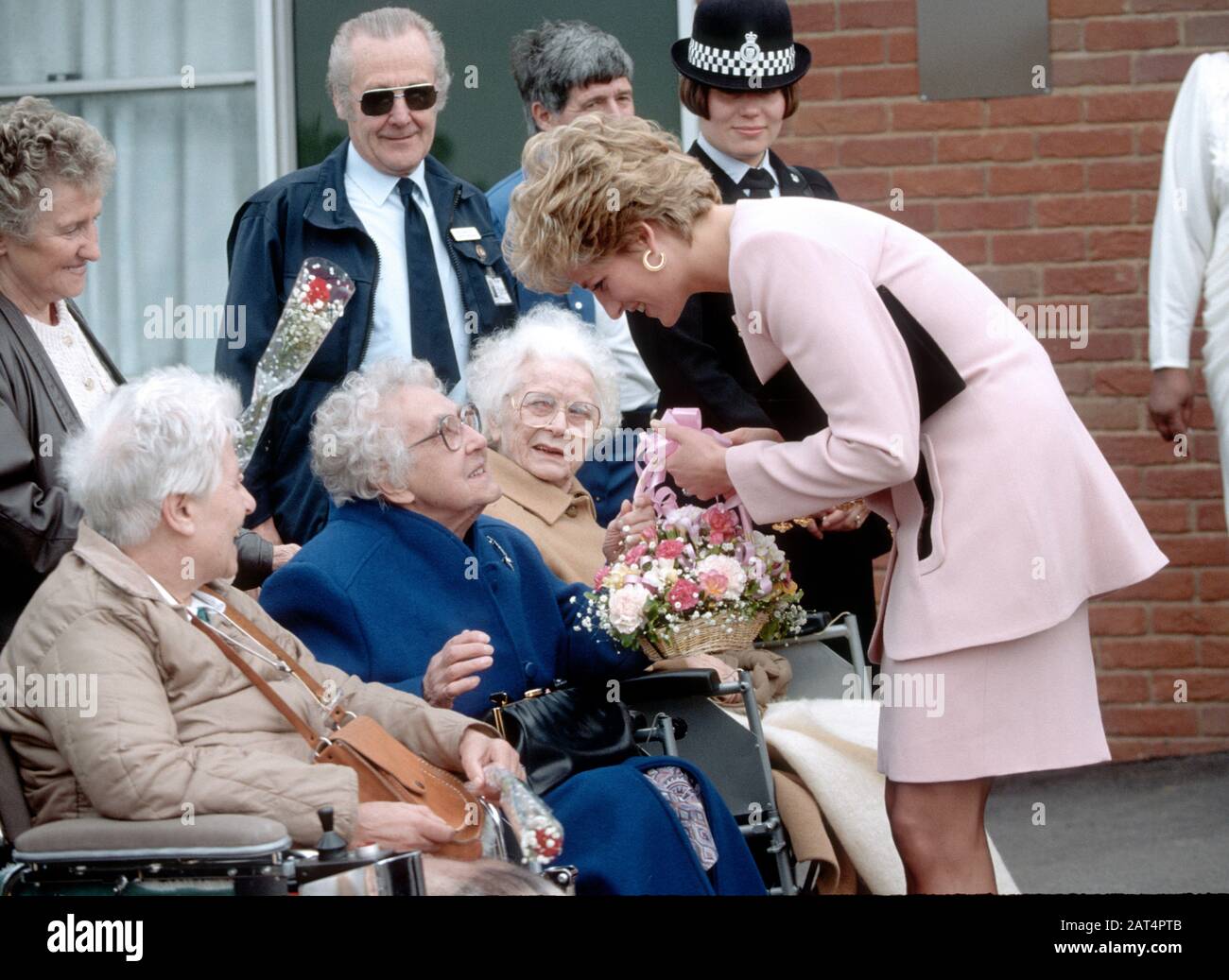 Hrh Princess Diana Visita Il Bromsgrove Community Hospital, Inghilterra Maggio 1992 Foto Stock