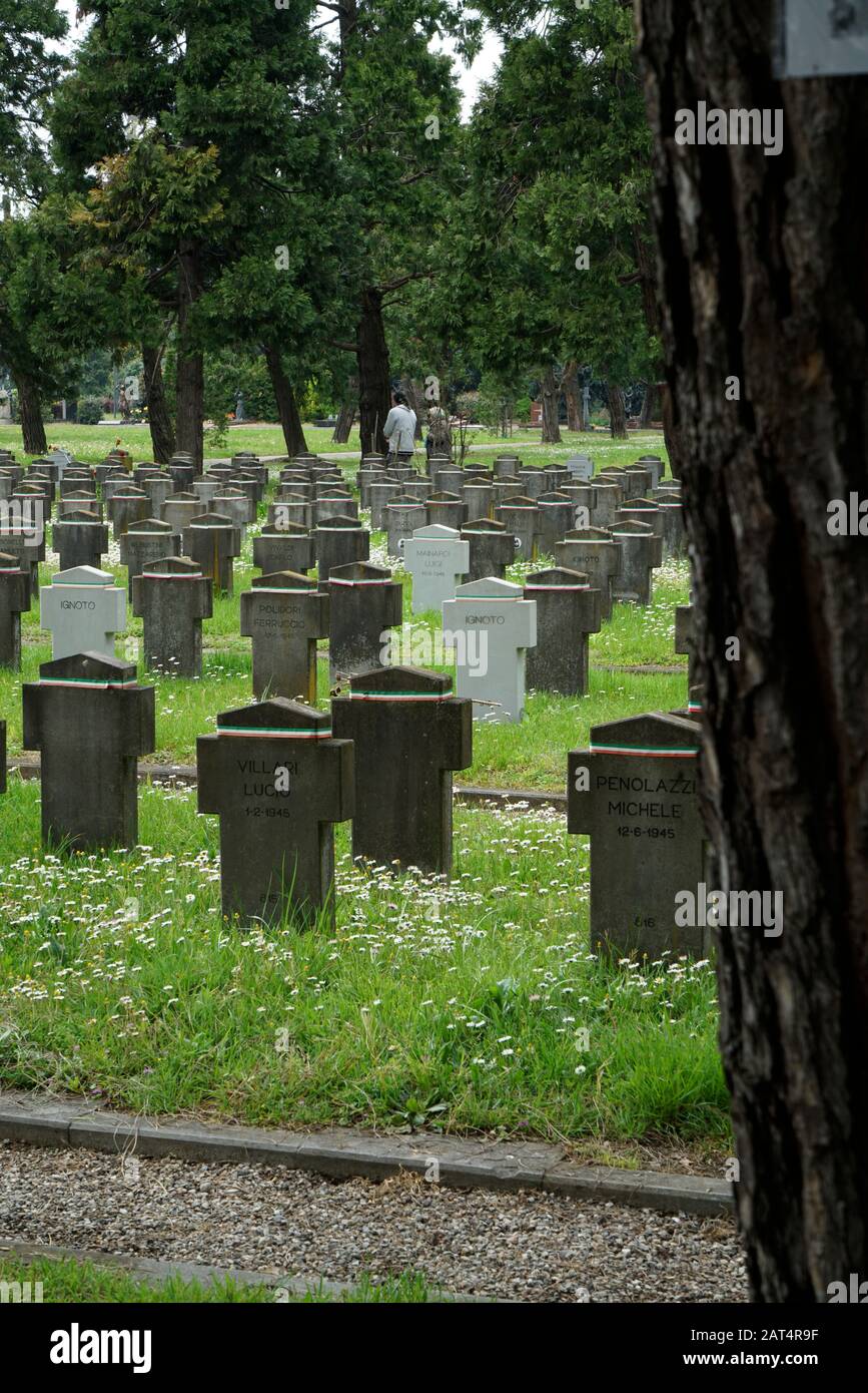 Campo 10, i combattenti fascisti della repubblica di Salò sono sepolti, cimitero del Cimitero maggiore, Musocco, Milano, Lombardia, Italia, Europa Foto Stock
