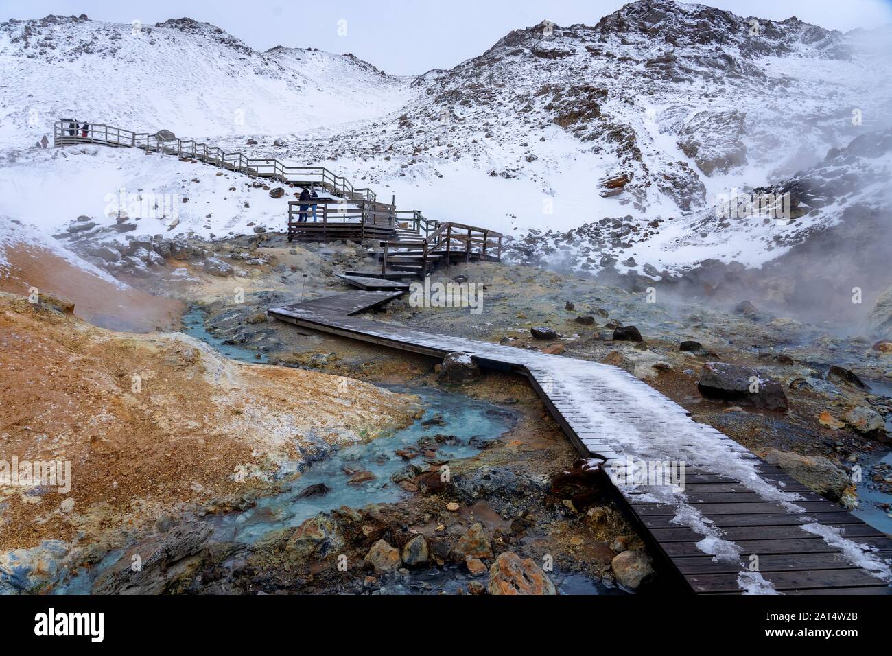 Percorso del colorato krysuvik seltun sulla penisola di reykjavik in Islanda Foto Stock