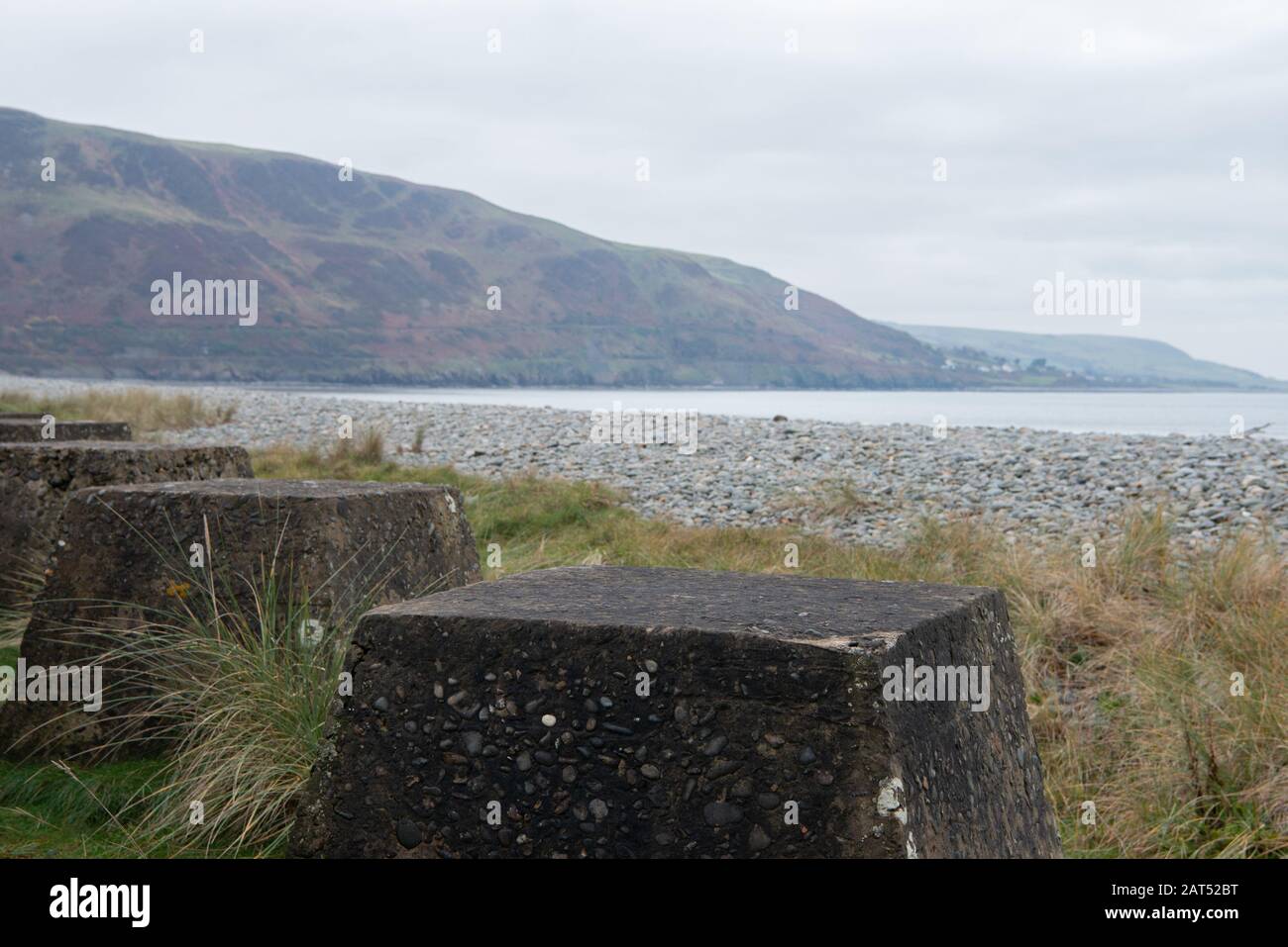 Fairbourne il villaggio di Gwynedd che potrebbe essere allagato a causa del cambiamento climatico e le mura di difesa del mare non sarà mantenuto - villaggio costiero Foto Stock