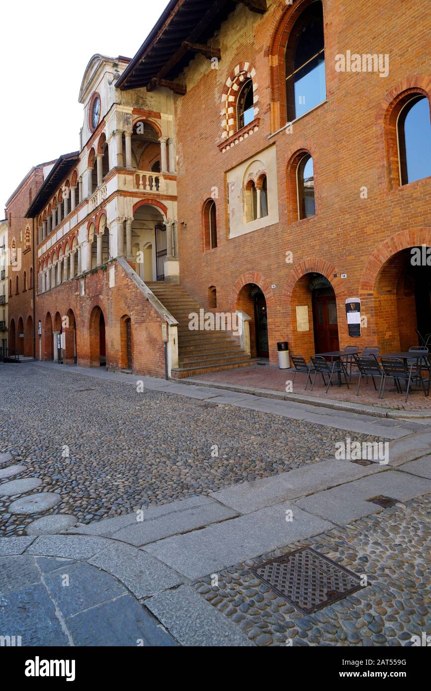 Palazzo del Broletto, Dove dal 11th secolo, come area recintata dove si erano svolte le assemblee cittadine e dove veniva amministrata la giustizia Foto Stock