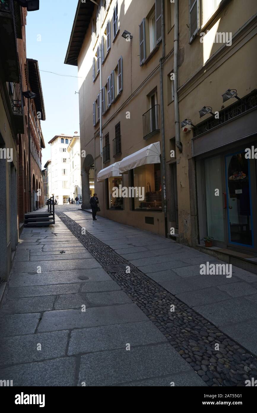 Via Varese, centro storico, Pavia, Lombardia, Itay, Europa Foto stock -  Alamy